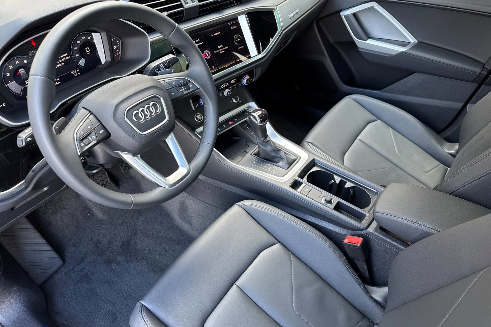 New 2025 Audi Q3 2.0T Premium image 7