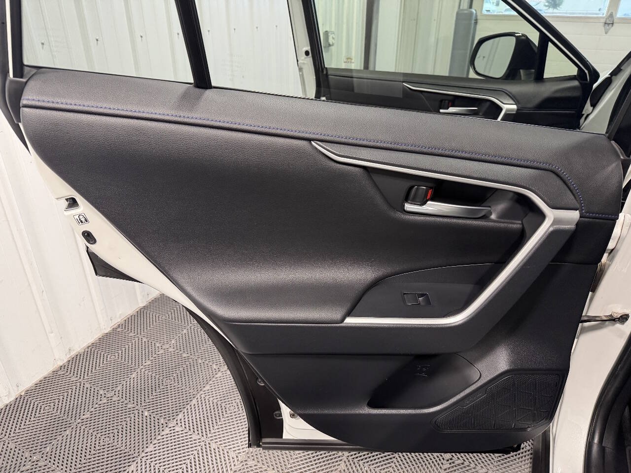Used 2020 Toyota RAV4 XSE AWD/4WD image 11