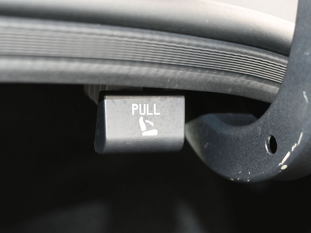 Used 2022 Hyundai Elantra SEL w/ Convenience + Premium Package image 36