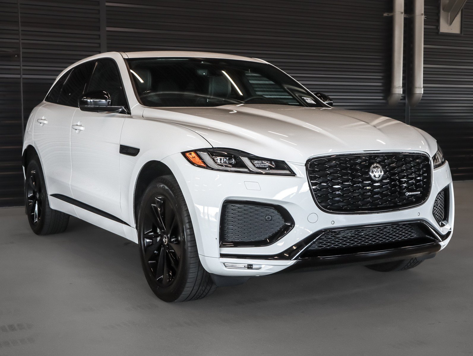 Used 2024 Jaguar F-PACE R-Dynamic S AWD/4WD image 10