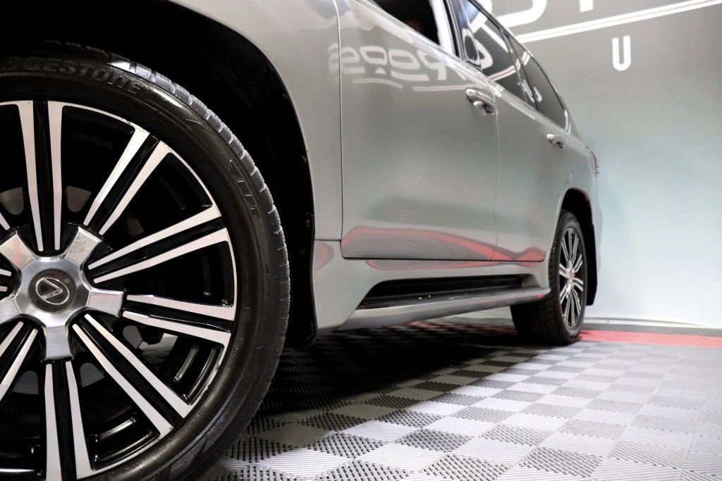 Used 2019 Lexus LX 570 4WD w/ Luxury Package image 77