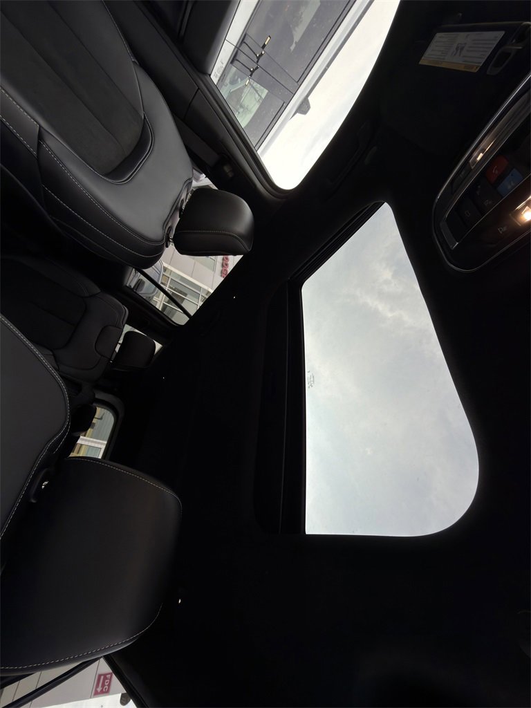 New 2025 Jeep Grand Cherokee L Altitude image 20