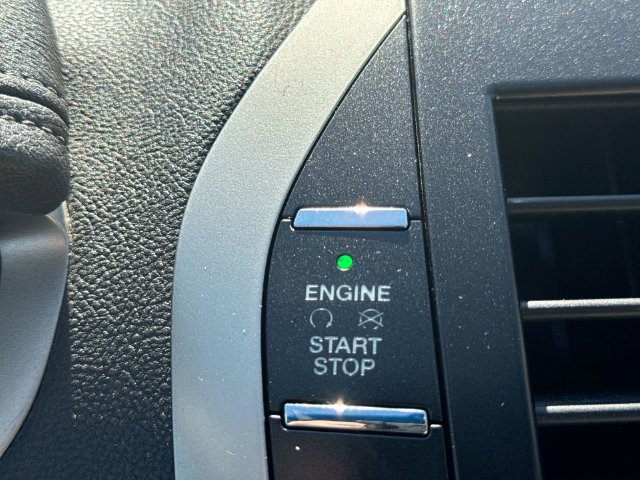 Used 2013 Lincoln MKZ FWD image 17