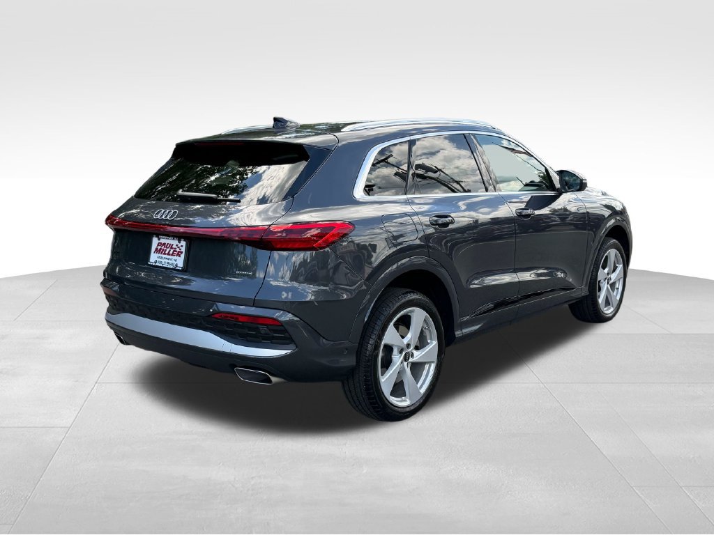 Used 2025 Audi Q5 Premium Plus w/ Premium Plus AWD/4WD image 9