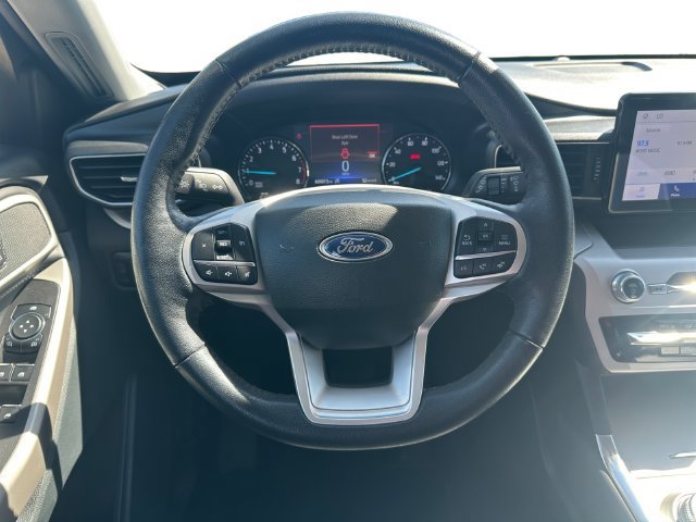 Used 2023 Ford Explorer XLT w/ Equipment Group 202A AWD/4WD image 12
