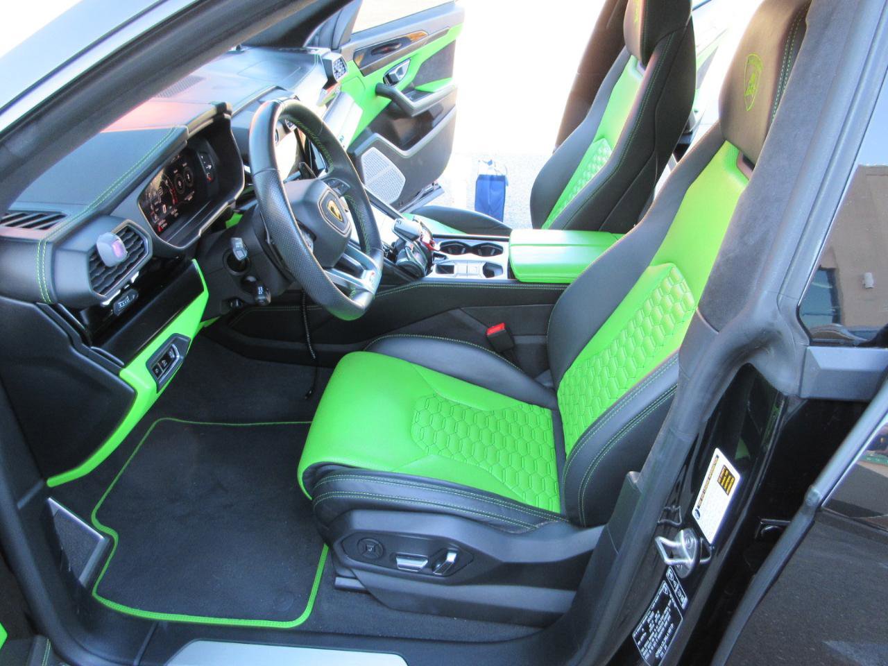 Used 2022 Lamborghini Urus image 10