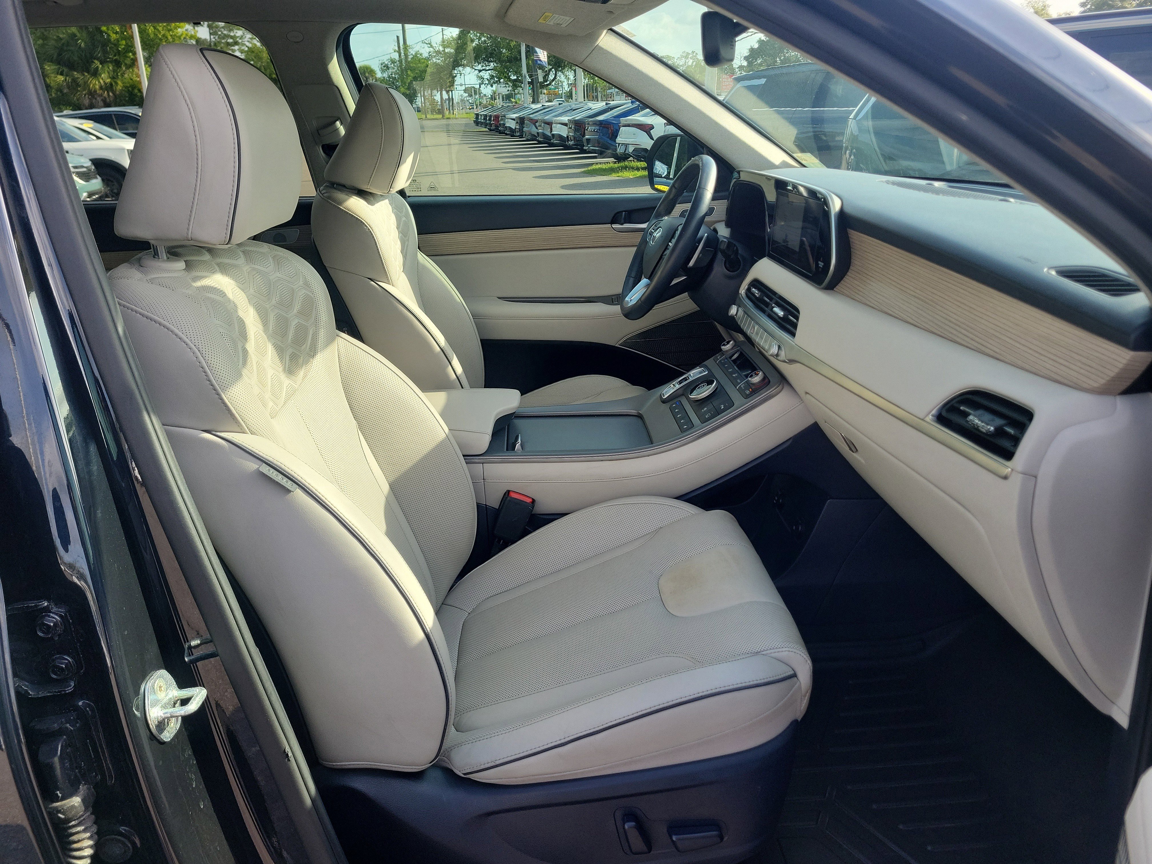 Used 2021 Hyundai Palisade Limited FWD image 7