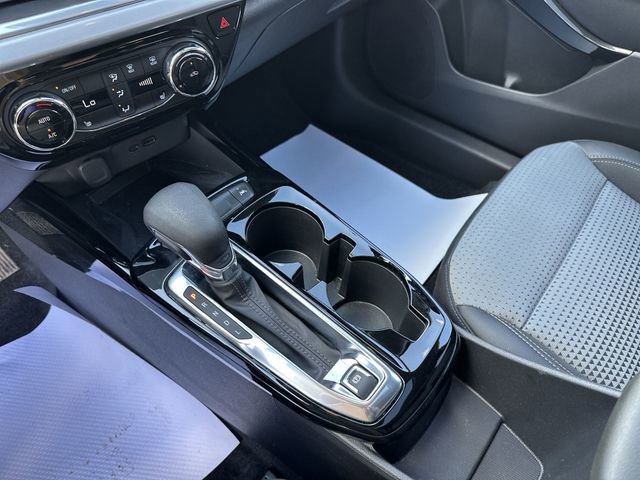 Used 2024 Chevrolet Trax LT w/ Sunroof Package FWD image 23