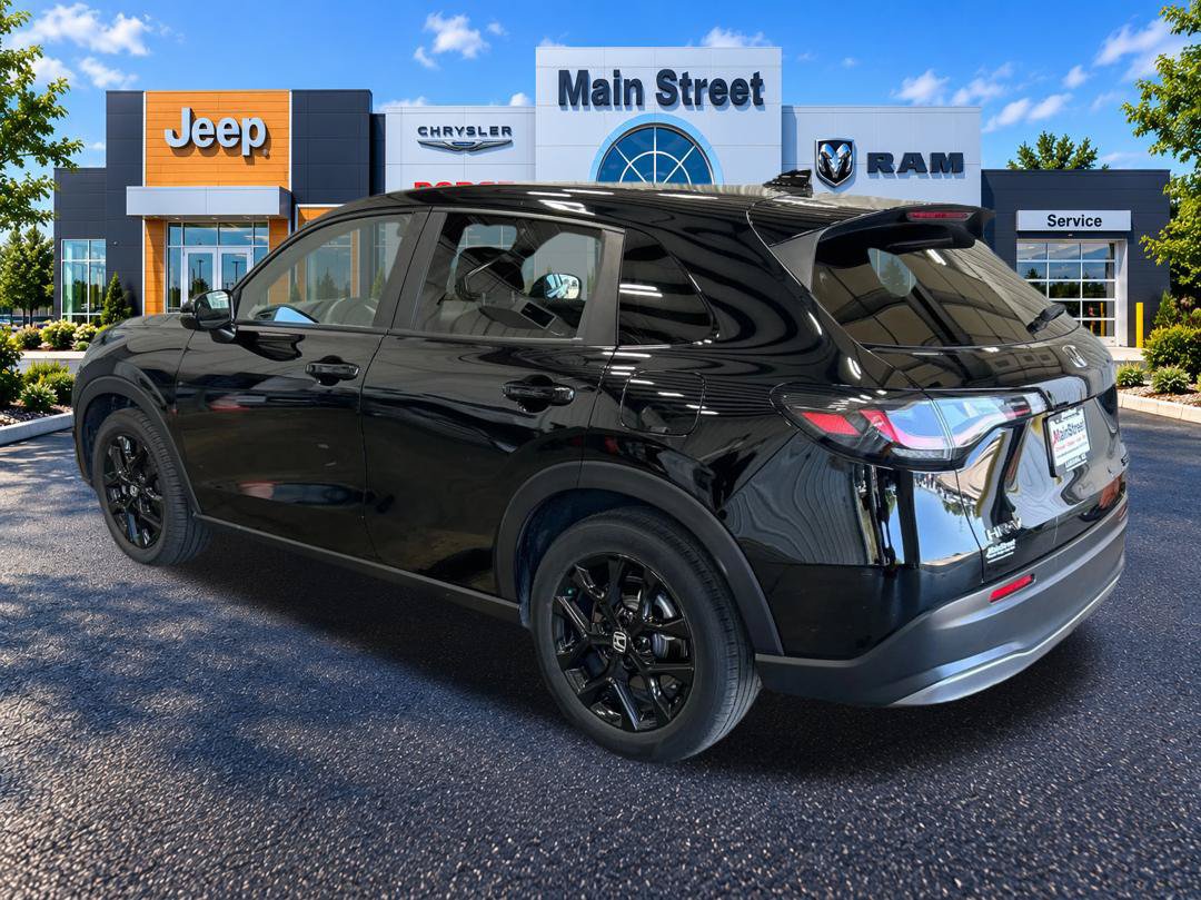 Used 2024 Honda HR-V Sport image 3