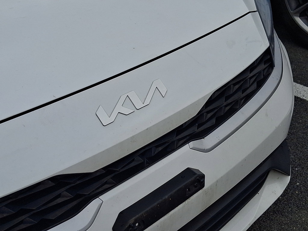 Used 2022 Kia Forte LXS FWD image 4