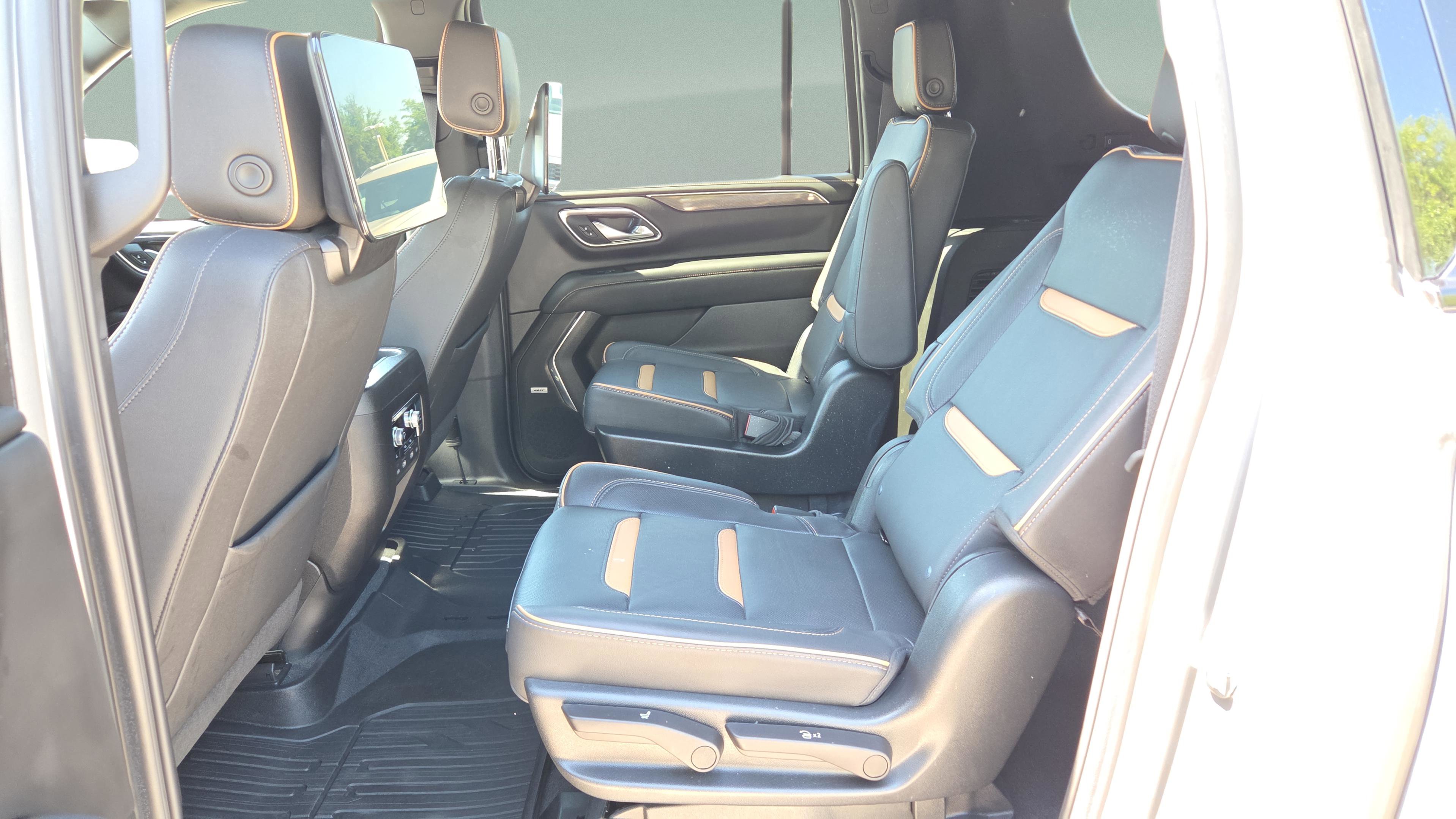 Used 2023 GMC Yukon XL AT4 w/ AT4 Premium Plus Package image 10