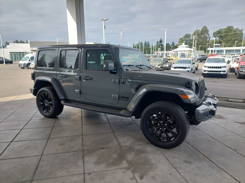 Used 2022 Jeep Wrangler Unlimited Sahara image 3