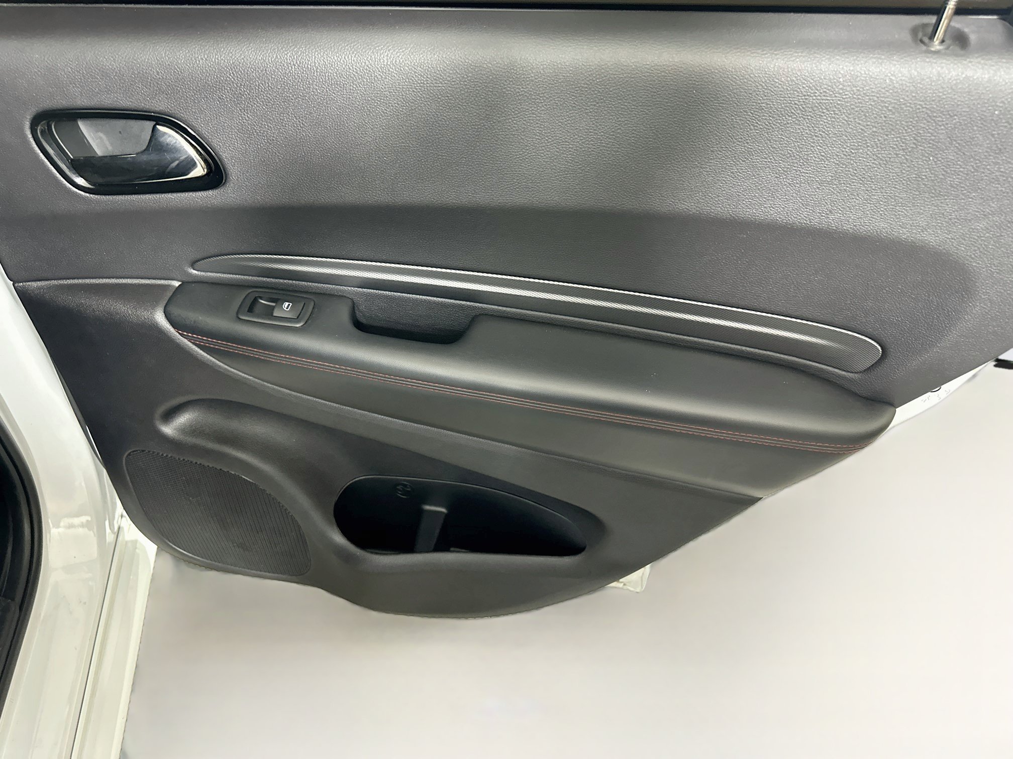 Used 2025 Dodge Durango GT RWD image 30