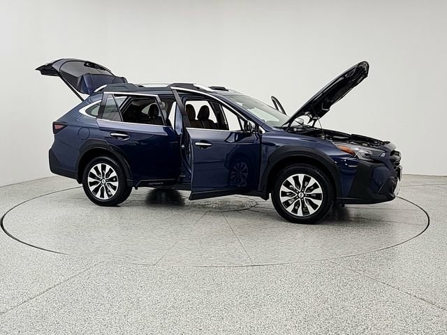Used 2023 Subaru Outback Touring XT AWD/4WD image 10