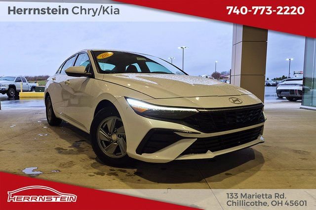 Used 2024 Hyundai Elantra SE