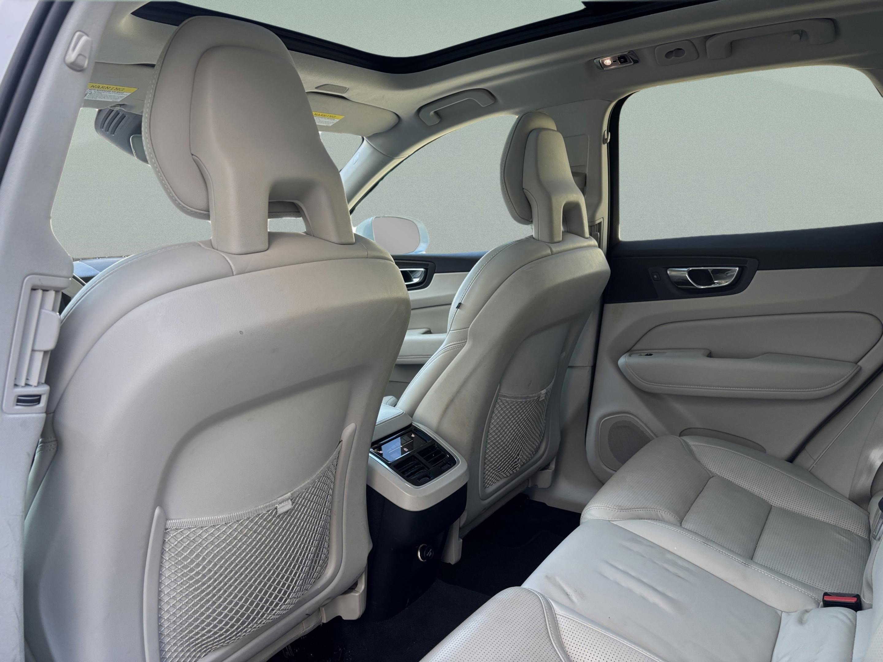 Used 2018 Volvo XC60 T6 Inscription w/ Luxury Seat Package image 24