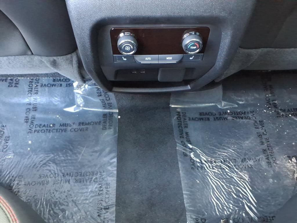 Used 2024 Chevrolet Traverse RS image 18