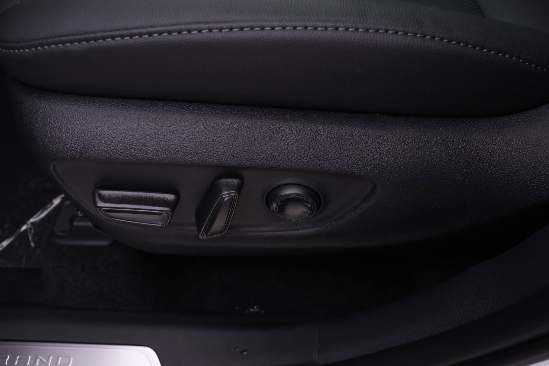 New 2026 Toyota Grand Highlander Platinum image 10