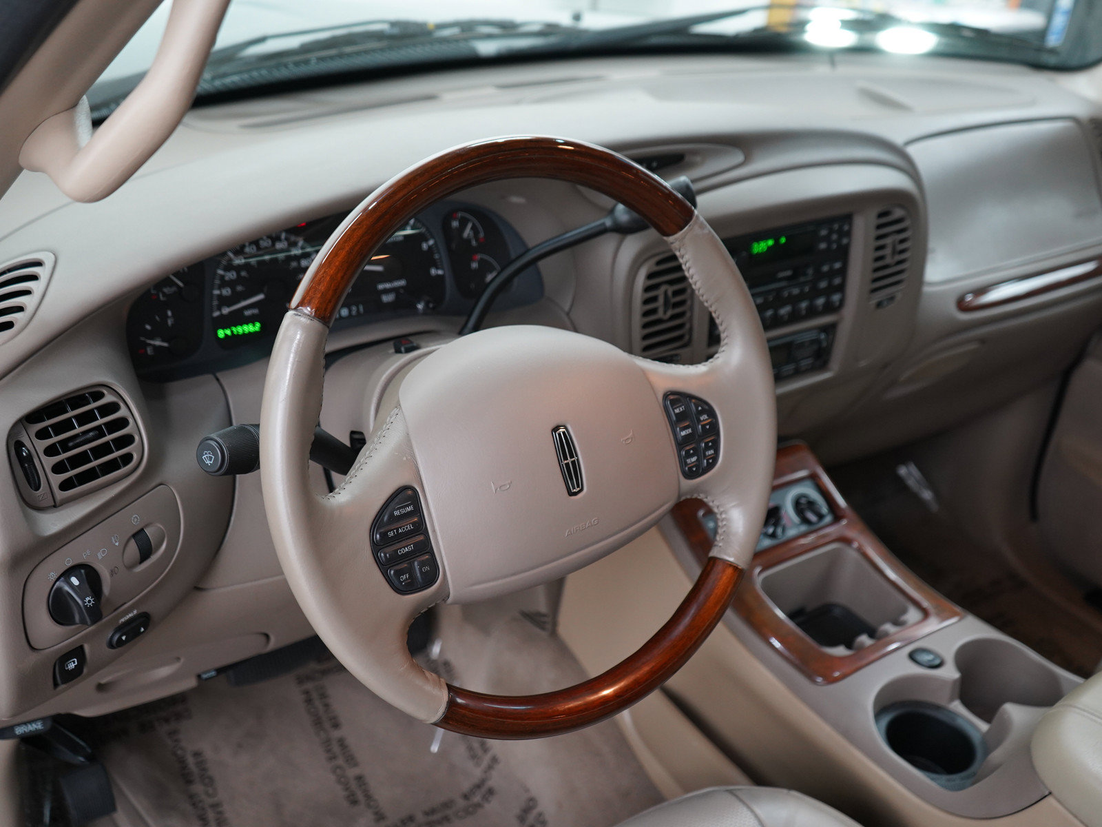 Used 2002 Lincoln Navigator 4WD image 22