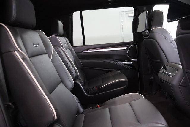 Used 2026 Cadillac Escalade ESV Luxury w/ Touring Package AWD/4WD image 29