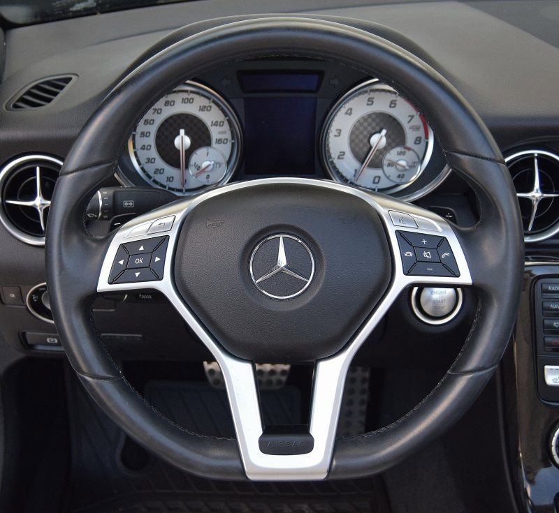 Used 2015 Mercedes-Benz SLK 250 w/ Premium Package image 12