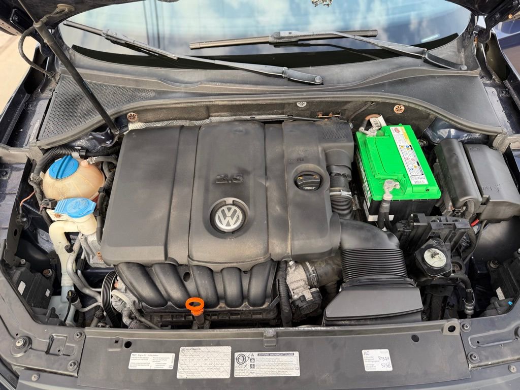 Used 2013 Volkswagen Passat 2.5 SE image 17