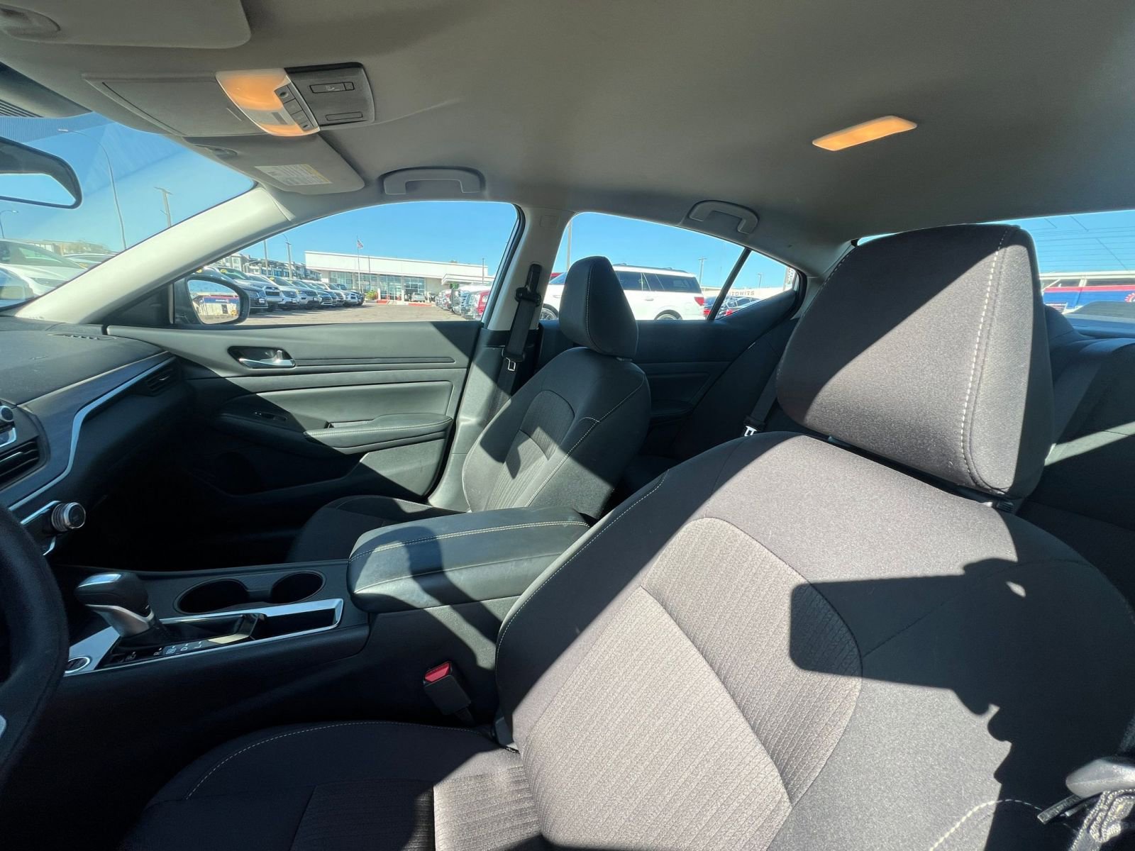 Used 2025 Nissan Altima 2.5 SV image 36