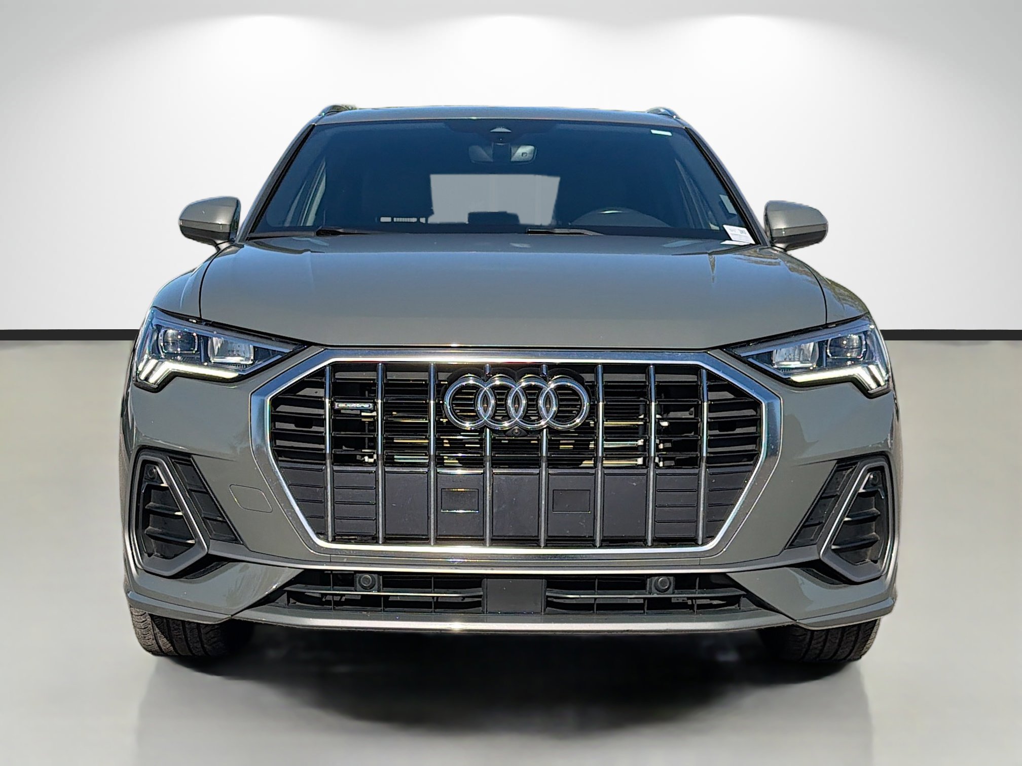Used 2023 Audi Q3 2.0T Premium Plus w/ Premium Plus Package image 8