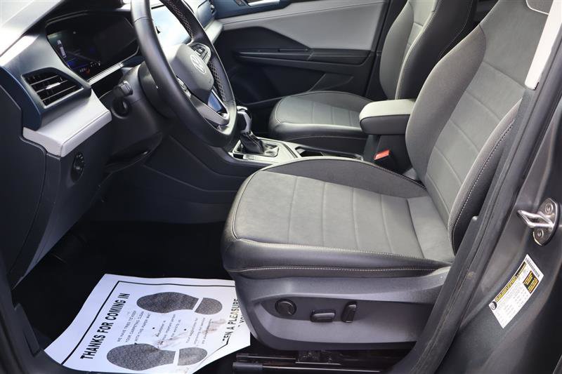 Used 2024 Volkswagen Taos SE image 12