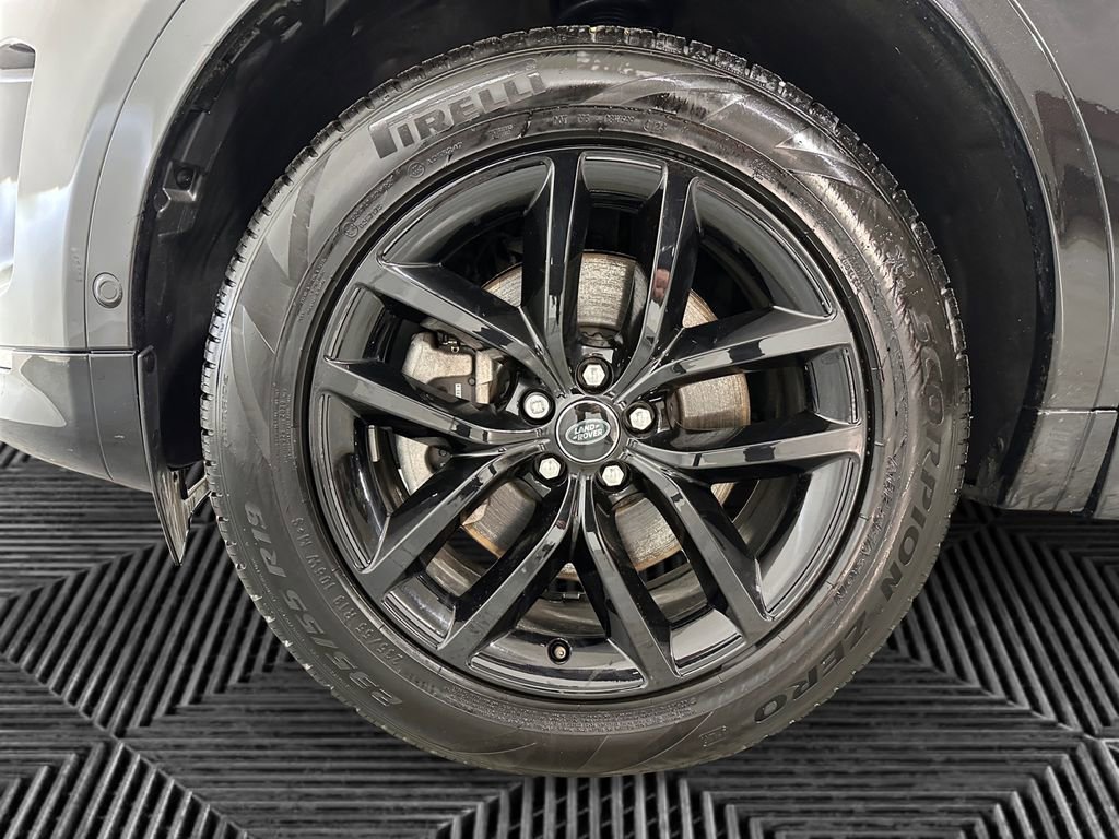 Used 2025 Land Rover Discovery Sport S image 14