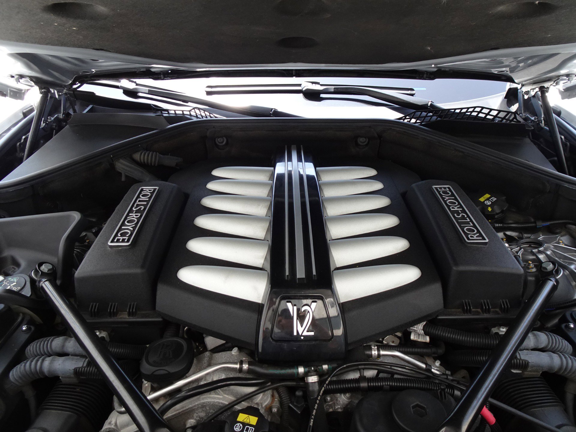 Used 2015 Rolls-Royce Wraith RWD image 21