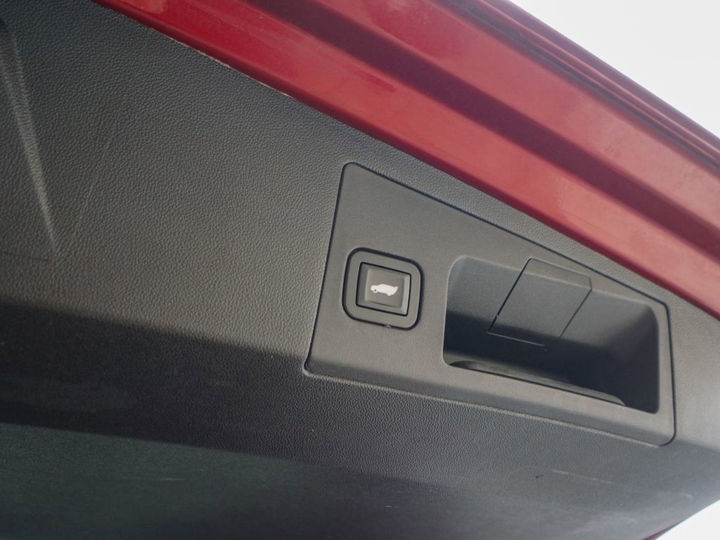 Used 2019 Cadillac XT5 FWD image 29