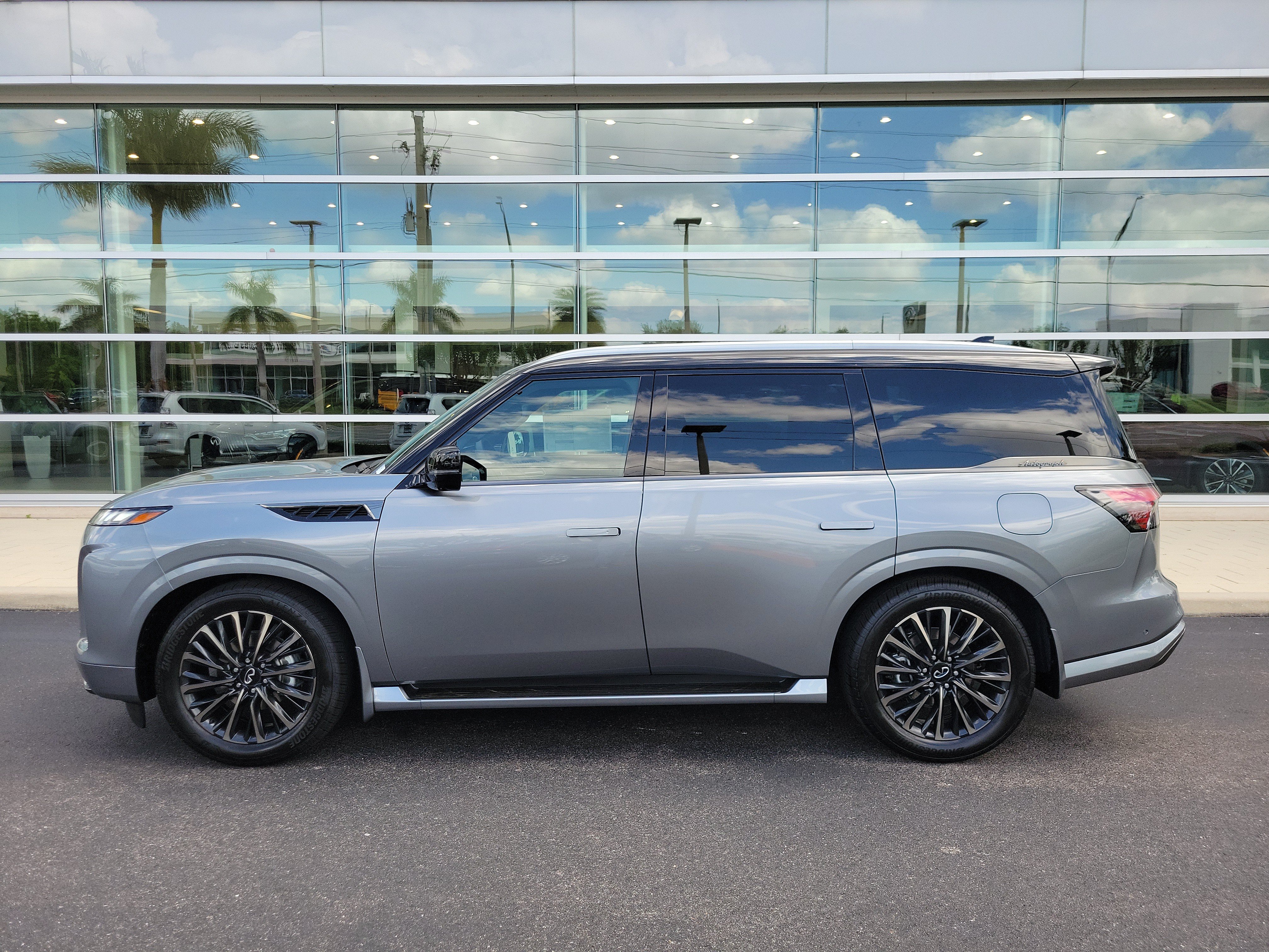 New 2026 INFINITI QX80 Autograph w/ Premium Cargo Package AWD/4WD image 7