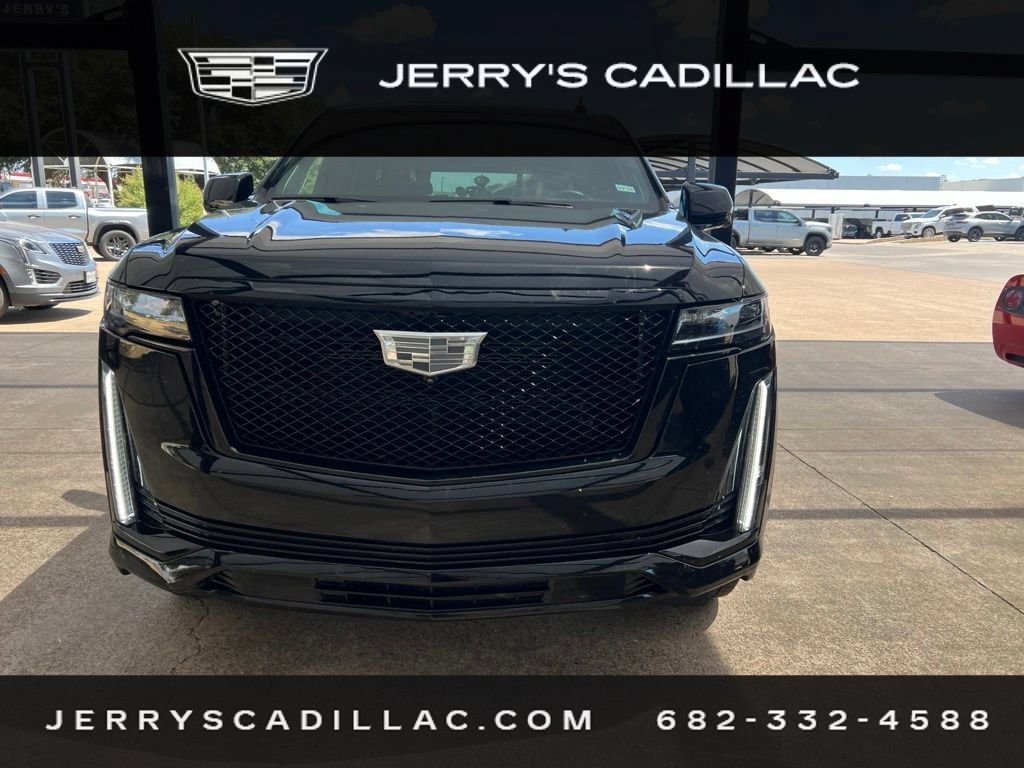 Used 2024 Cadillac Escalade Sport Platinum w/ LPO, ONYX Package AWD/4WD image 2
