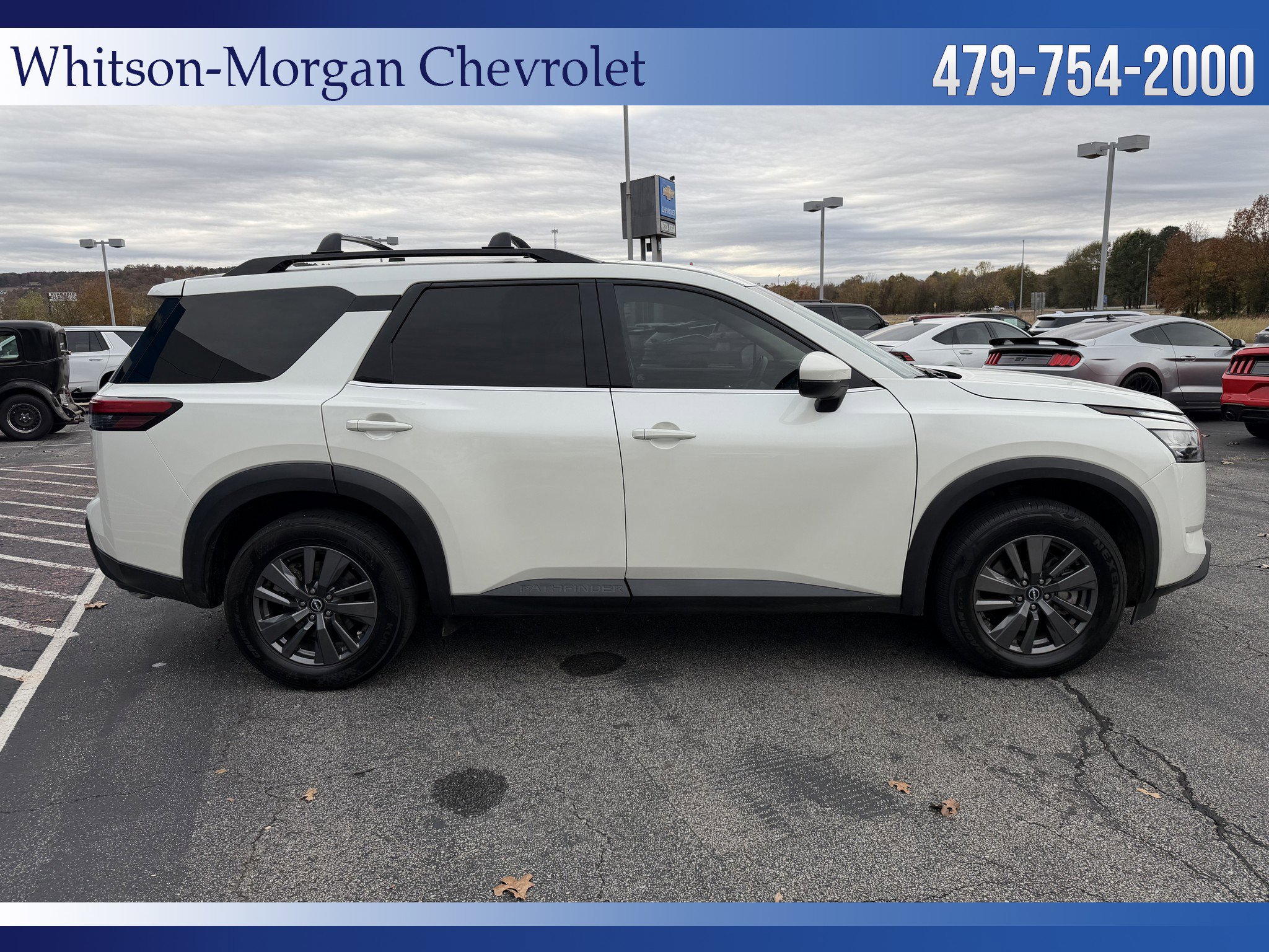 Used 2022 Nissan Pathfinder SV image 4