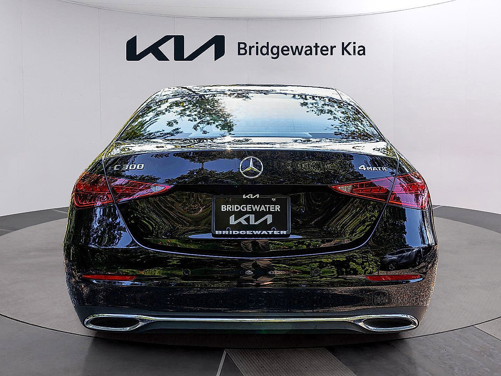 Used 2025 Mercedes-Benz C 300 4MATIC Sedan image 5