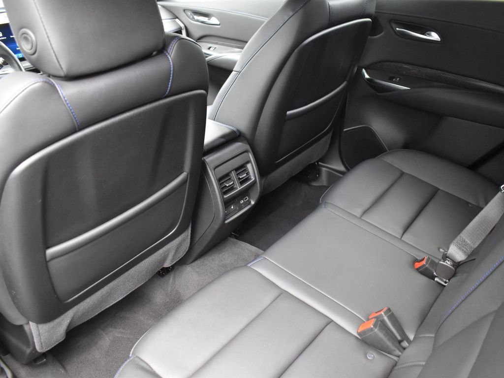 Used 2024 Cadillac XT4 Sport w/ Active Safety Package image 23