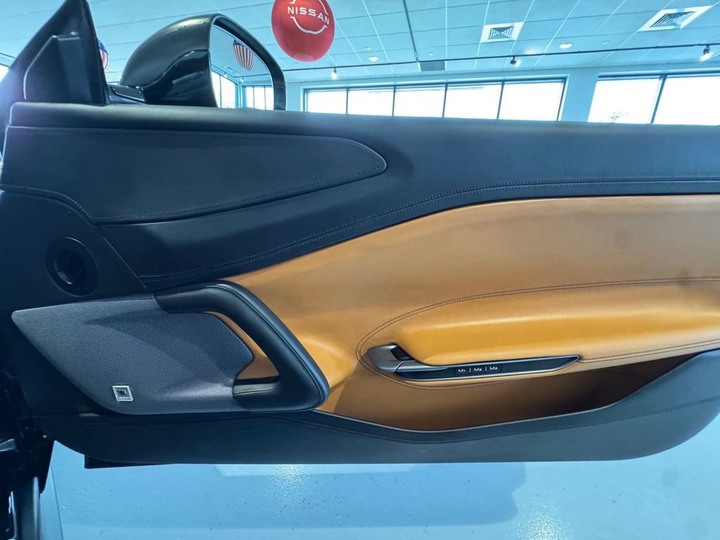 Used 2018 Ferrari GTC4Lusso T image 30