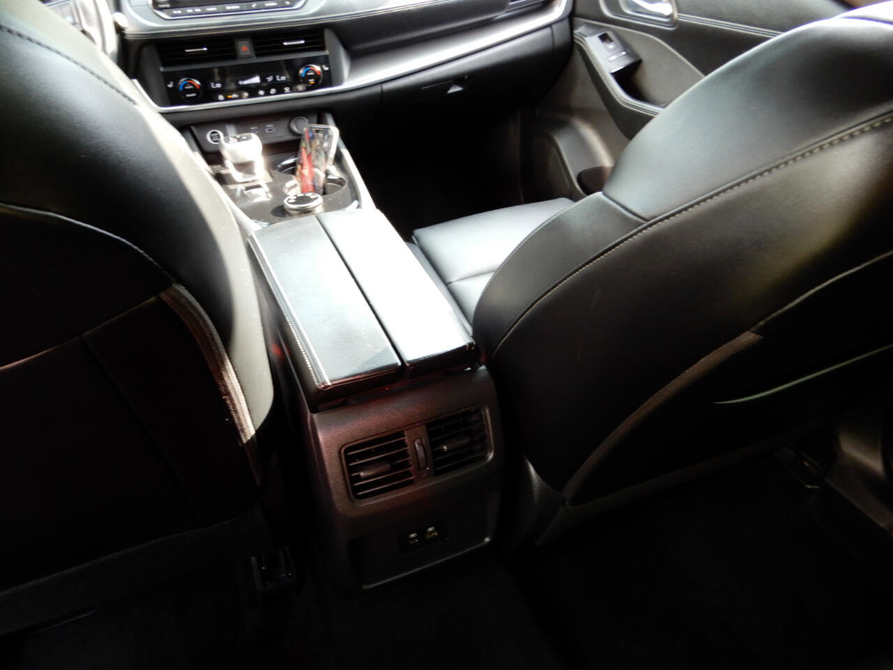 Used 2023 Nissan Rogue SV w/ SV Premium B Package image 24