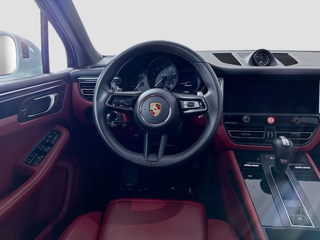 Certified 2024 Porsche Macan AWD/4WD image 25