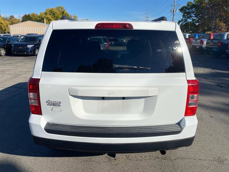 Used 2015 Jeep Patriot Sport w/ Power Value Group image 3