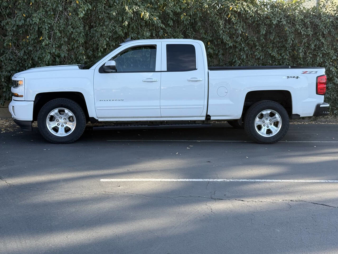 Used 2017 Chevrolet Silverado 1500 LT image 6