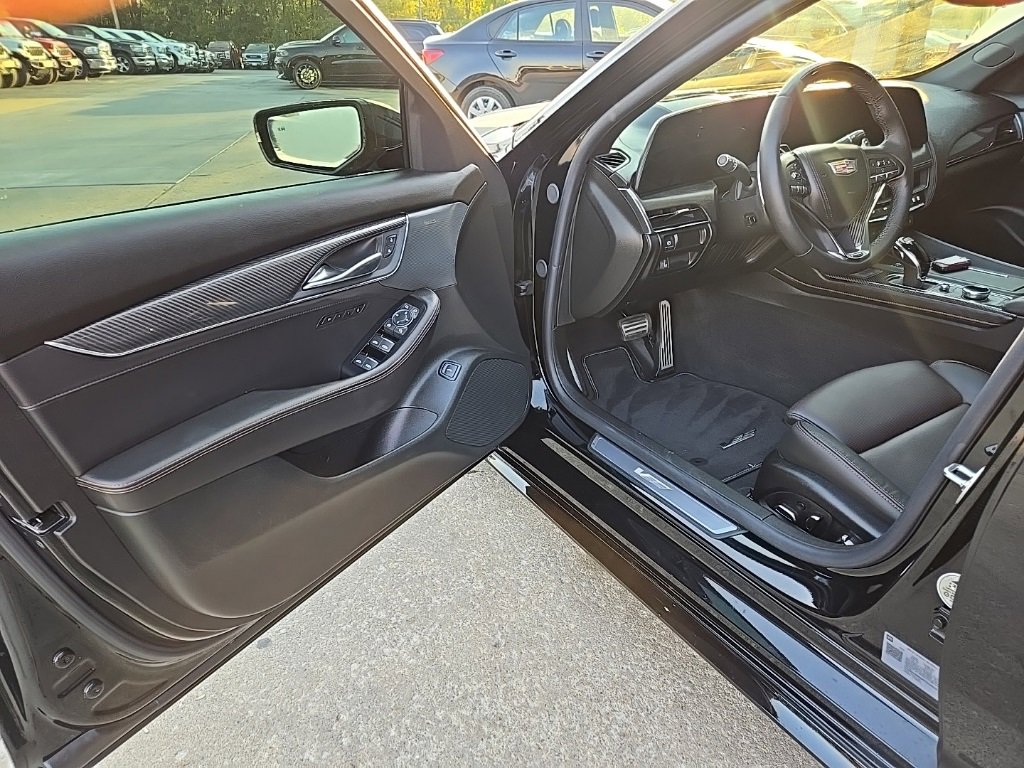 Used 2026 Cadillac CT5 V w/ LPO, ONYX Package image 31