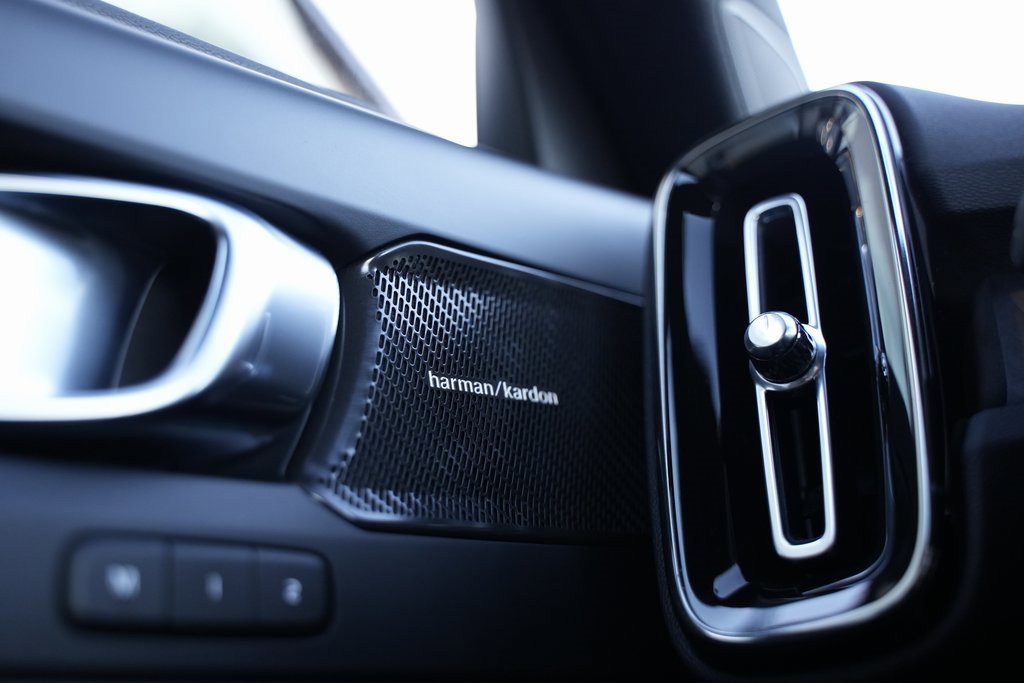 Used 2023 Volvo XC40 Recharge Ultimate image 40