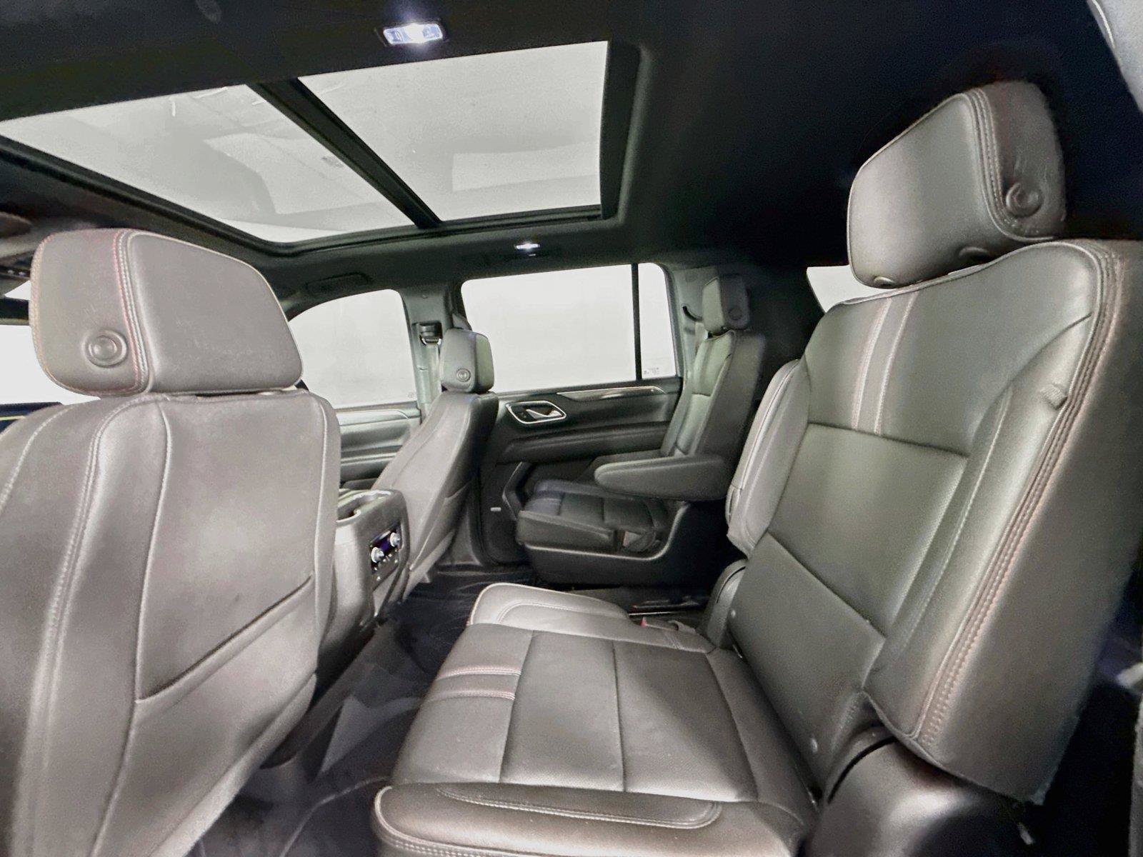 Used 2022 Chevrolet Suburban RST w/ Luxury Package AWD/4WD image 32