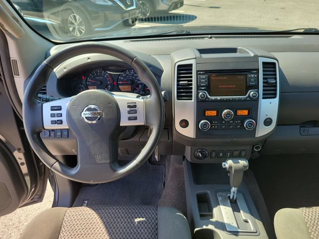 Used 2015 Nissan Frontier SV w/ SV Value Truck Package AWD/4WD image 11