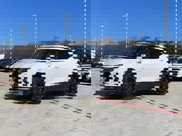 Used 2022 Chevrolet Blazer LT w/ Sound & Technology Package image 2