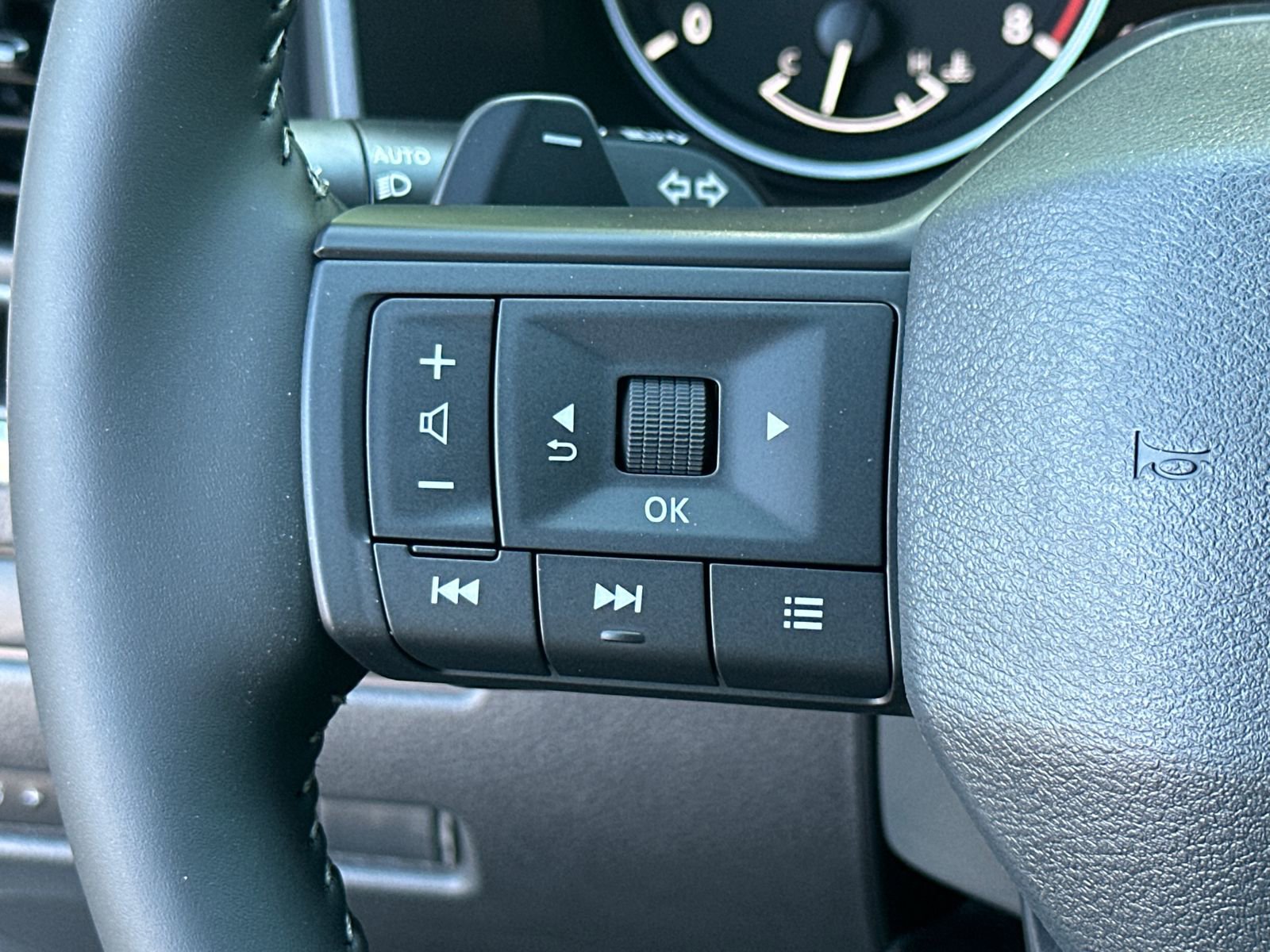 New 2026 Nissan Rogue SV FWD image 23