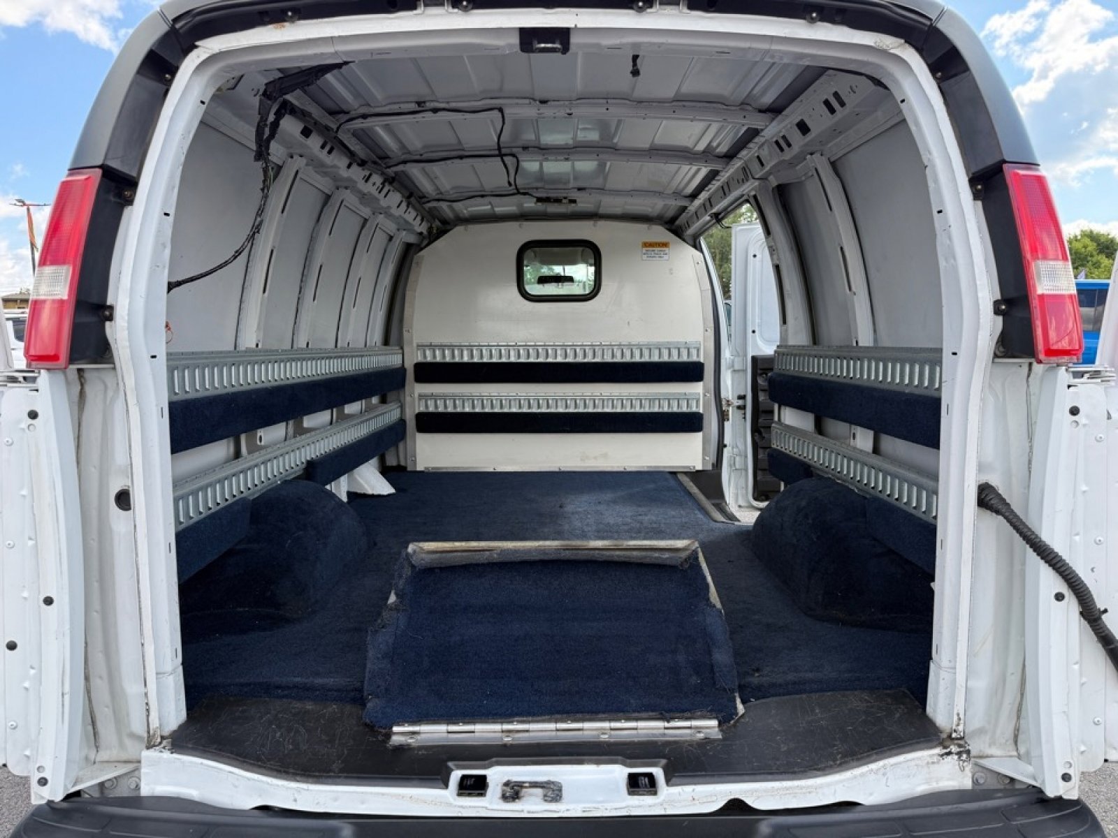 Used 2018 Chevrolet Express 2500 image 17