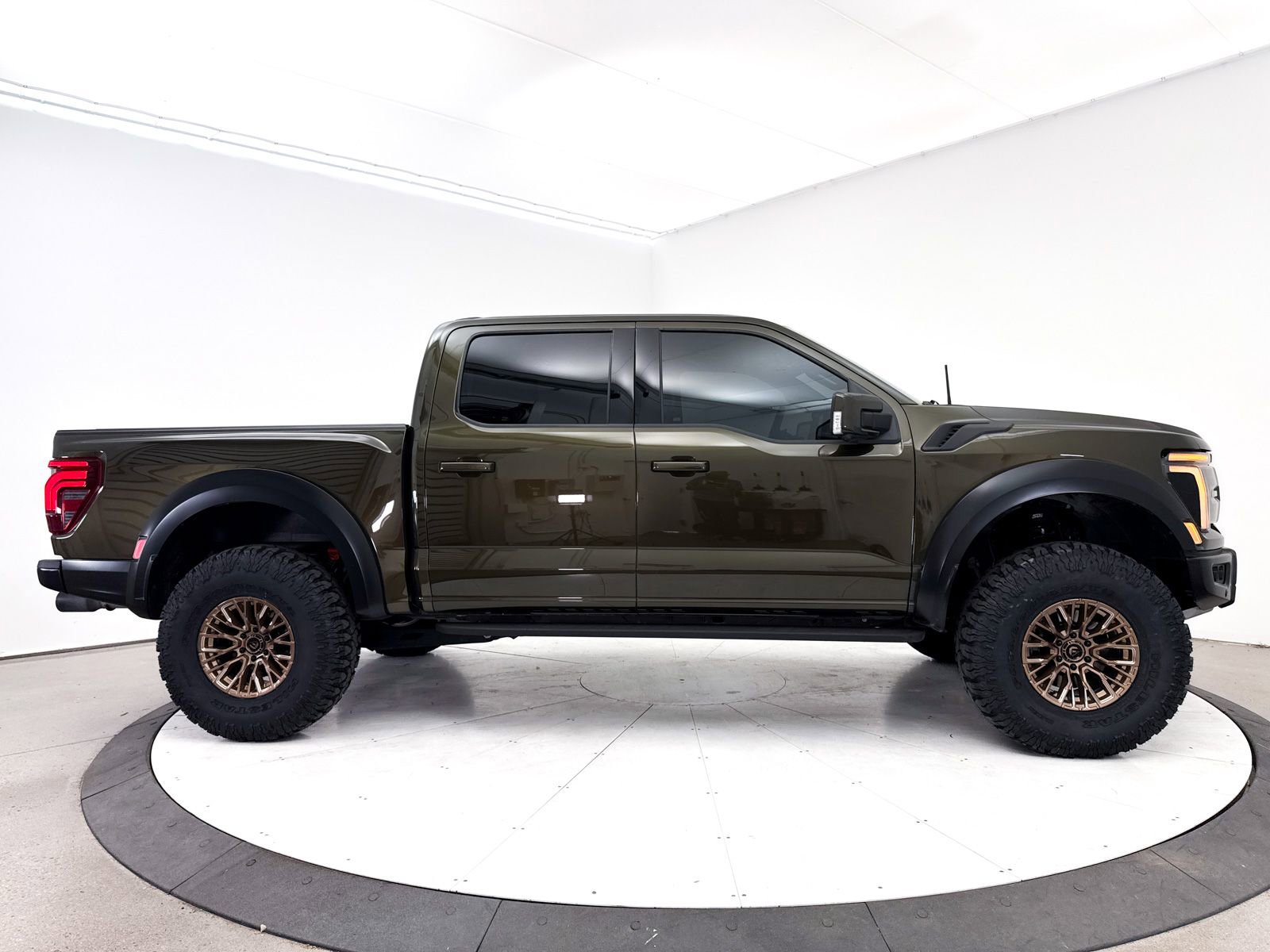 Used 2024 Ford F150 Raptor AWD/4WD image 42